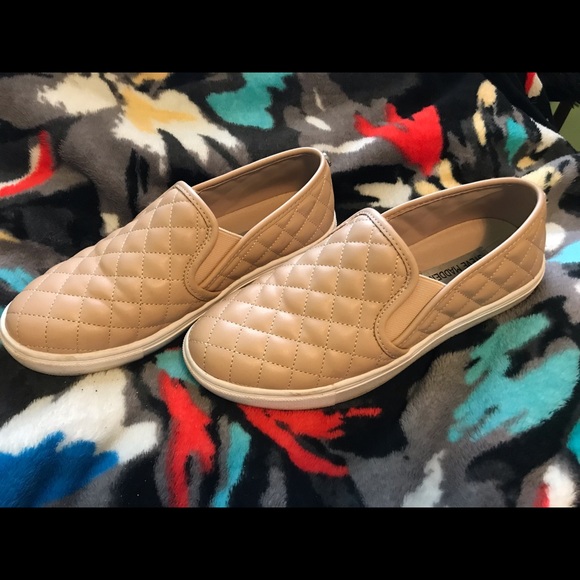 Steve Madden Slip ons - Picture 4 of 5